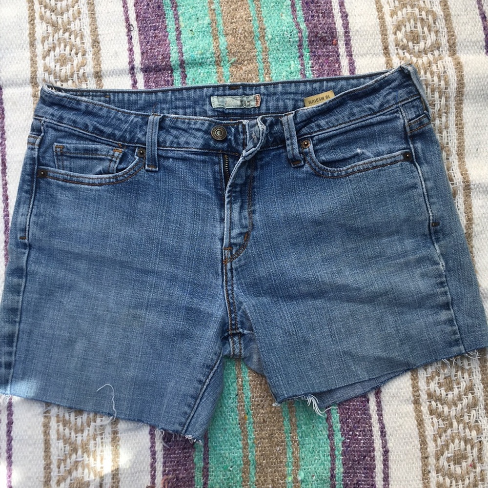 Levi shorts!